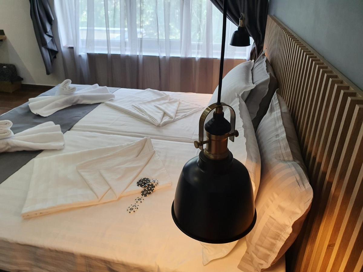 Kamelia Guest Rooms Казанлык Экстерьер фото