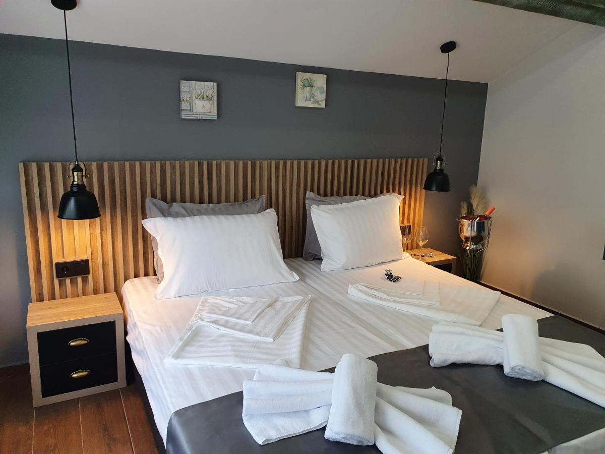 Kamelia Guest Rooms Казанлык Экстерьер фото