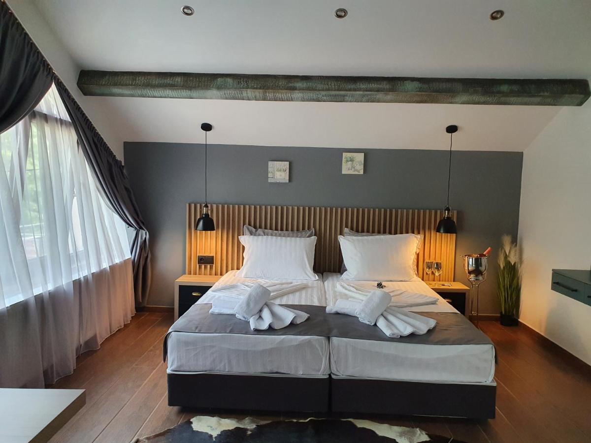 Kamelia Guest Rooms Казанлык Экстерьер фото