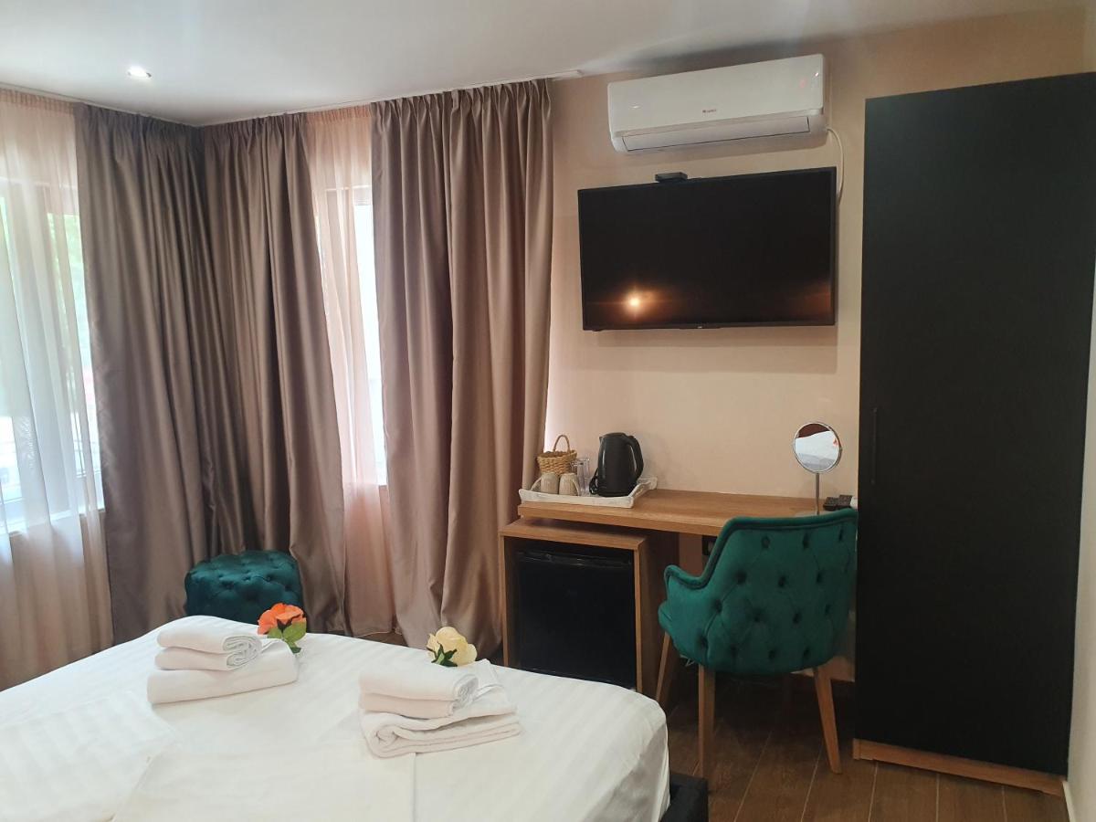 Kamelia Guest Rooms Казанлык Экстерьер фото