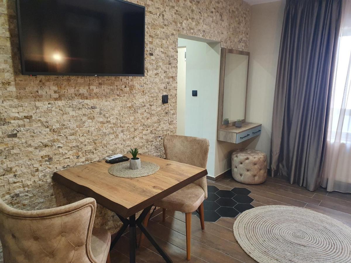 Kamelia Guest Rooms Казанлык Экстерьер фото